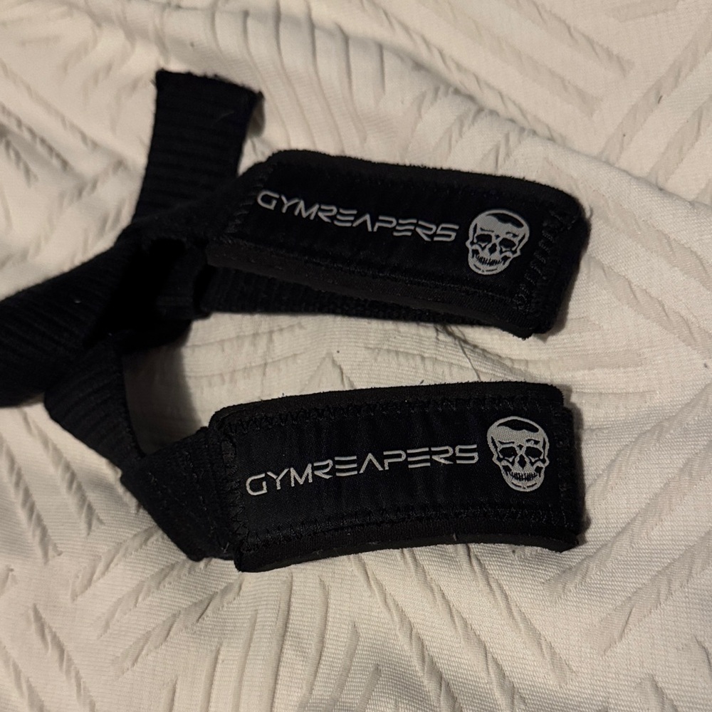 Gymreapers Black Lifting Straps for Gym